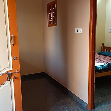 Sathya Guest House Tiruvannāmalai Extérieur photo